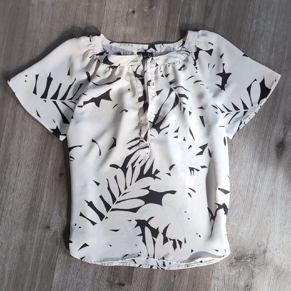 Ann Taylor Tops - Ann Taylor Women's Black and White Printed Top